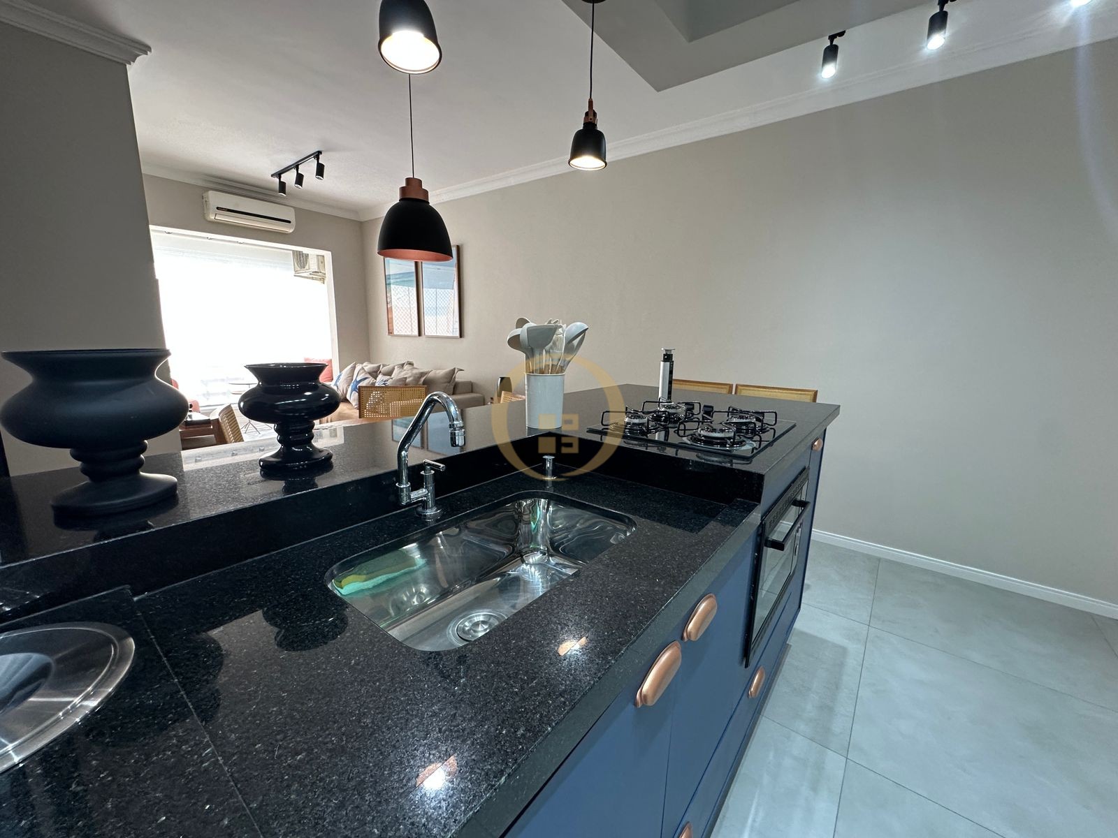Apartamento na Praia da Enseada, Guarujá - SP