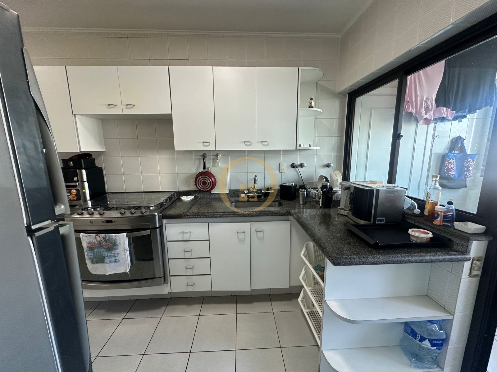 Apartamento na Praia da Pitangueiras, Guarujá - SP