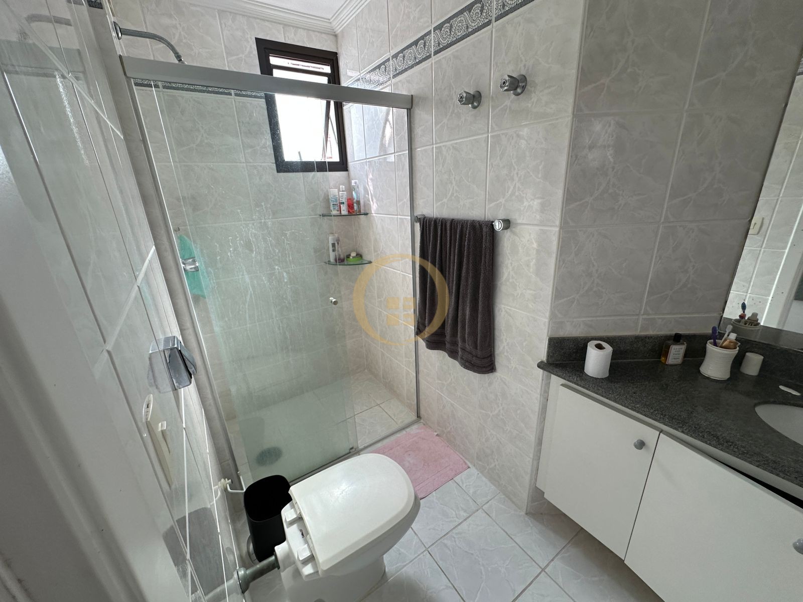 Apartamento na Praia da Pitangueiras, Guarujá - SP