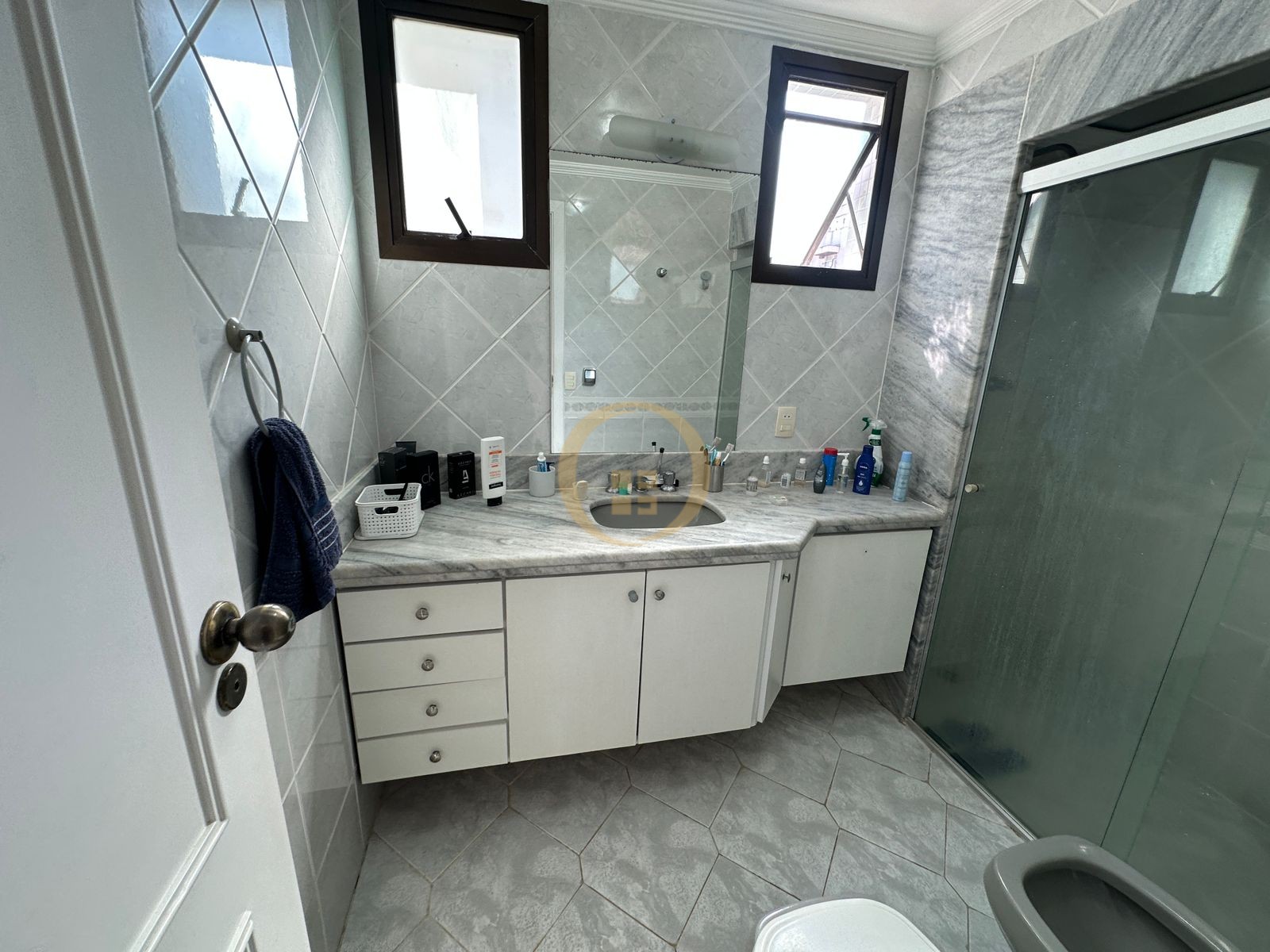 Apartamento na Praia da Pitangueiras, Guarujá - SP