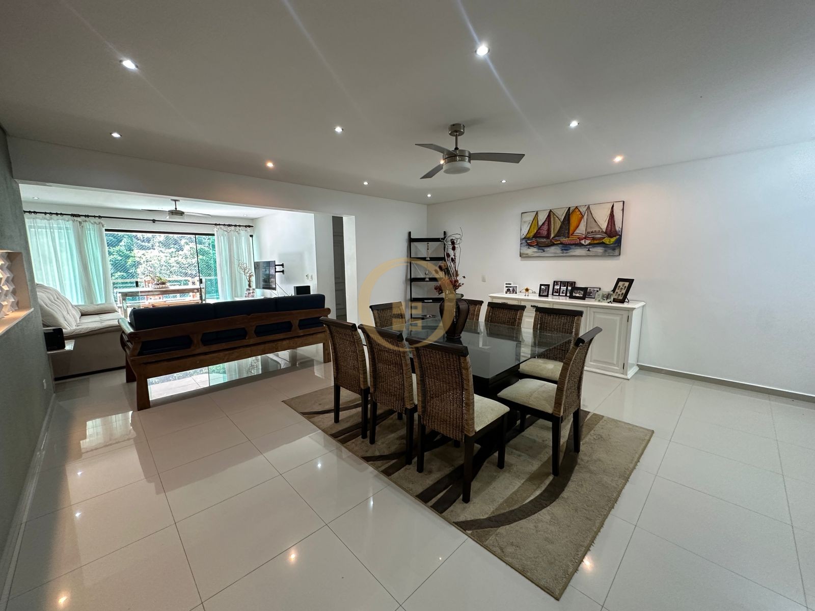 Apartamento na Praia da Pitangueiras, Guarujá - SP