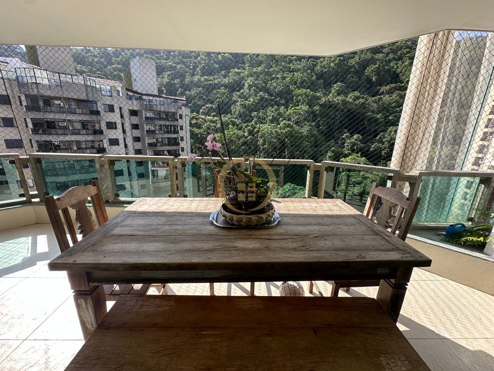 Apartamento na Praia da Pitangueiras, Guarujá - SP