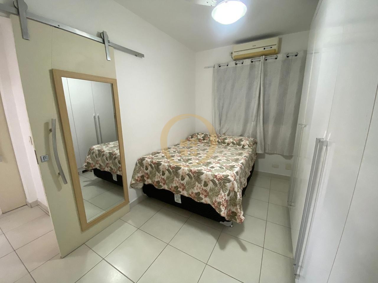 Apartamento na Praia da Enseada, Guarujá - SP