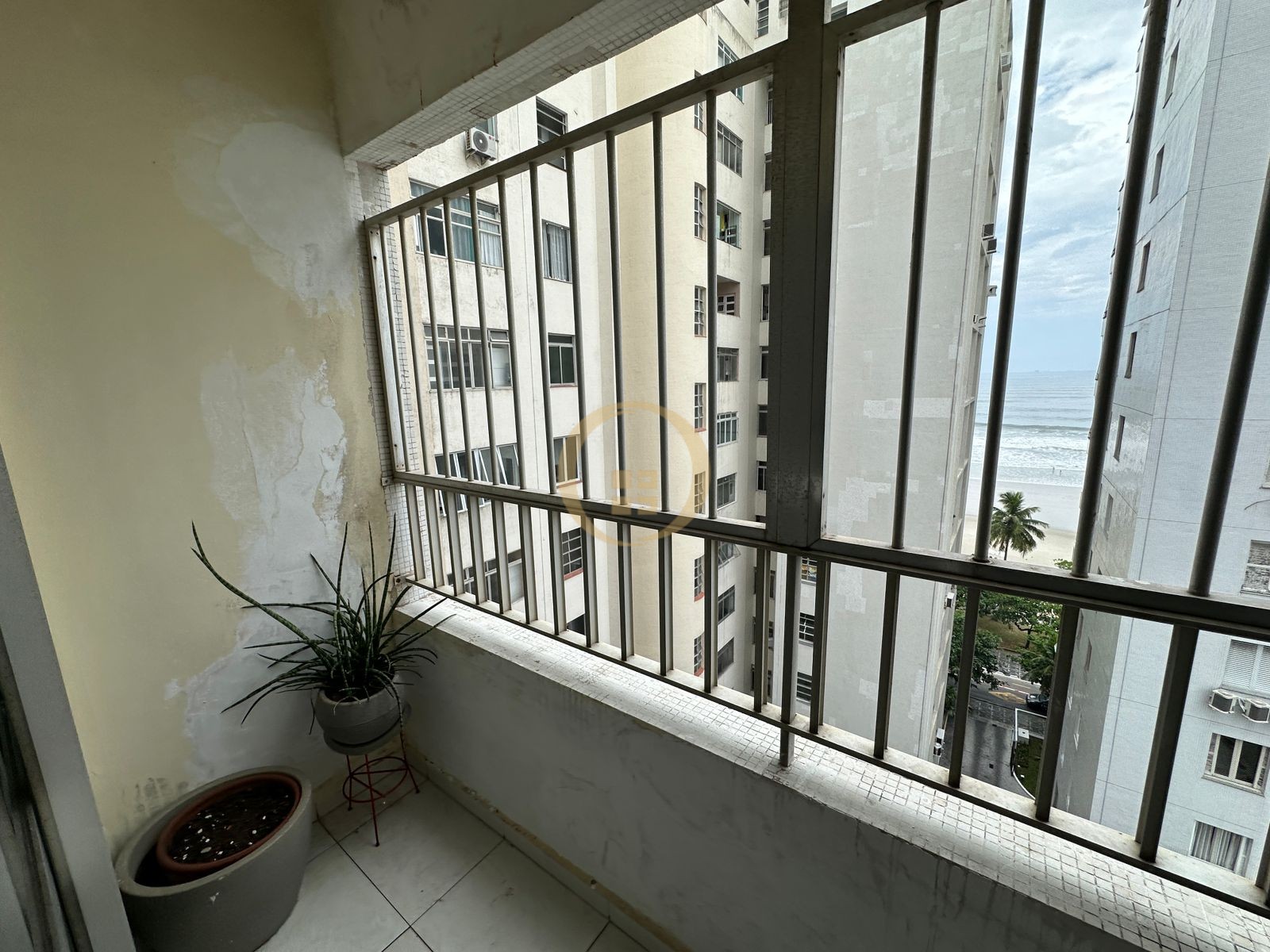 Apartamento na Praia das Pitangueiras, Guarujá - SP