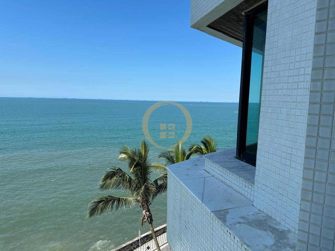 Apartamento Frente ao Mar nas Pitangueiras, Guarujá - SP