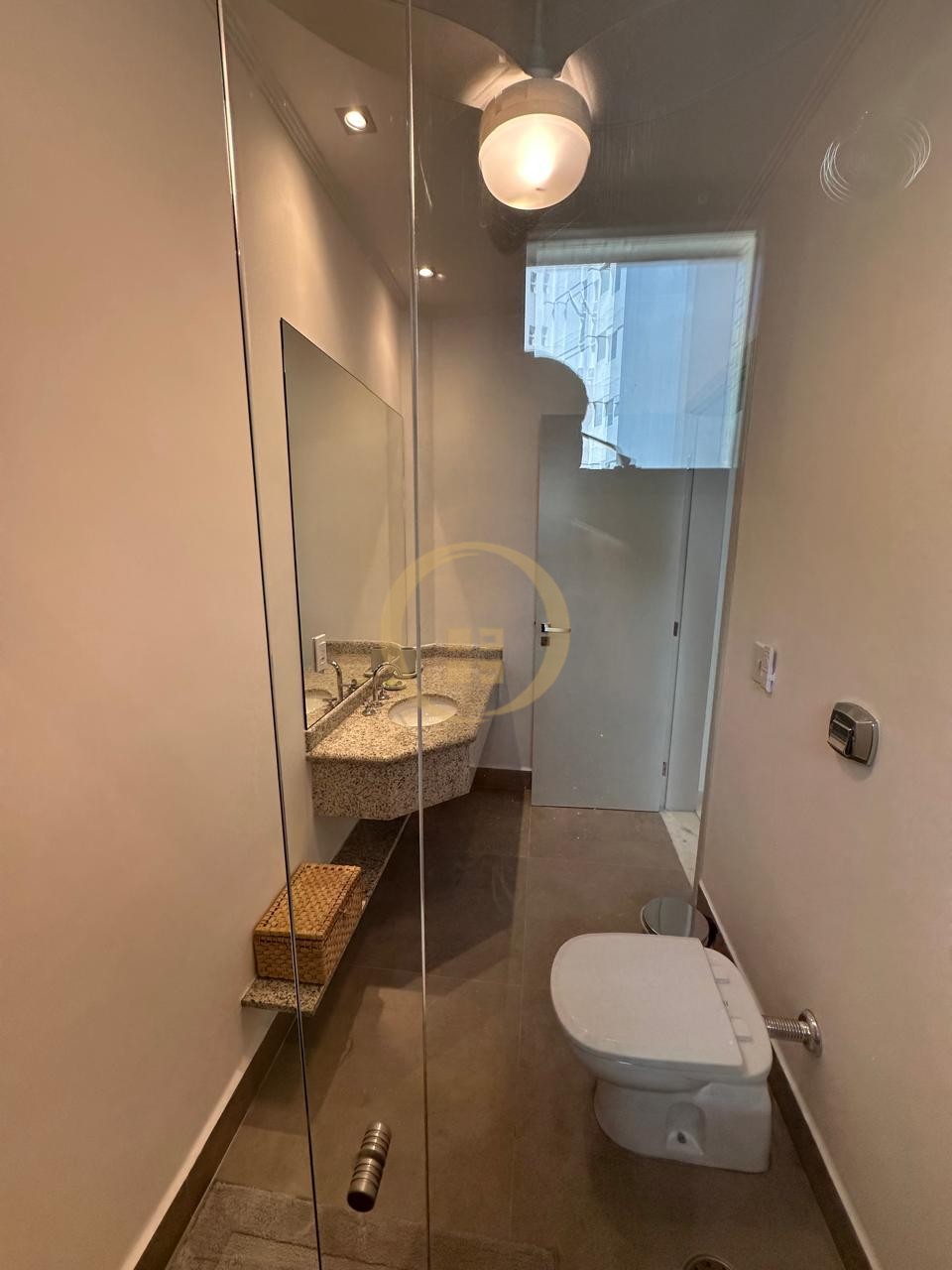 Apartamento Frente ao Mar nas Pitangueiras, Guarujá - SP