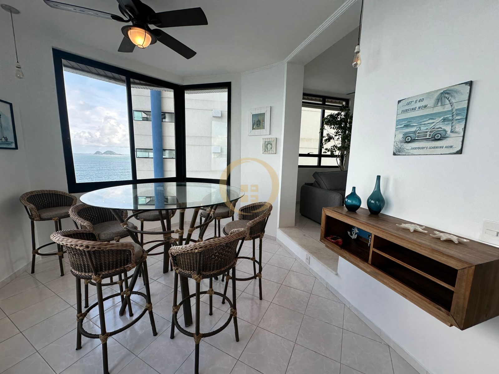 Apartamento Frente ao Mar nas Pitangueiras, Guarujá - SP