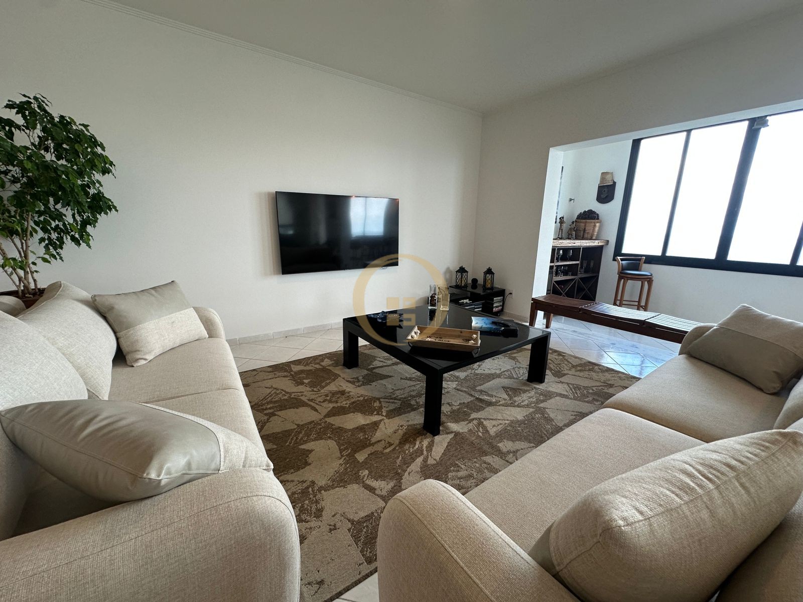 Apartamento Frente ao Mar nas Pitangueiras, Guarujá - SP