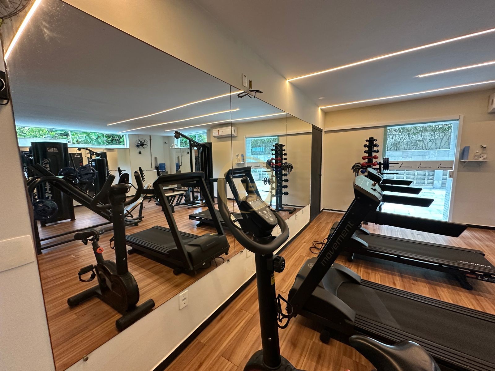 Apartamento Frente ao Mar nas Pitangueiras, Guarujá - SP
