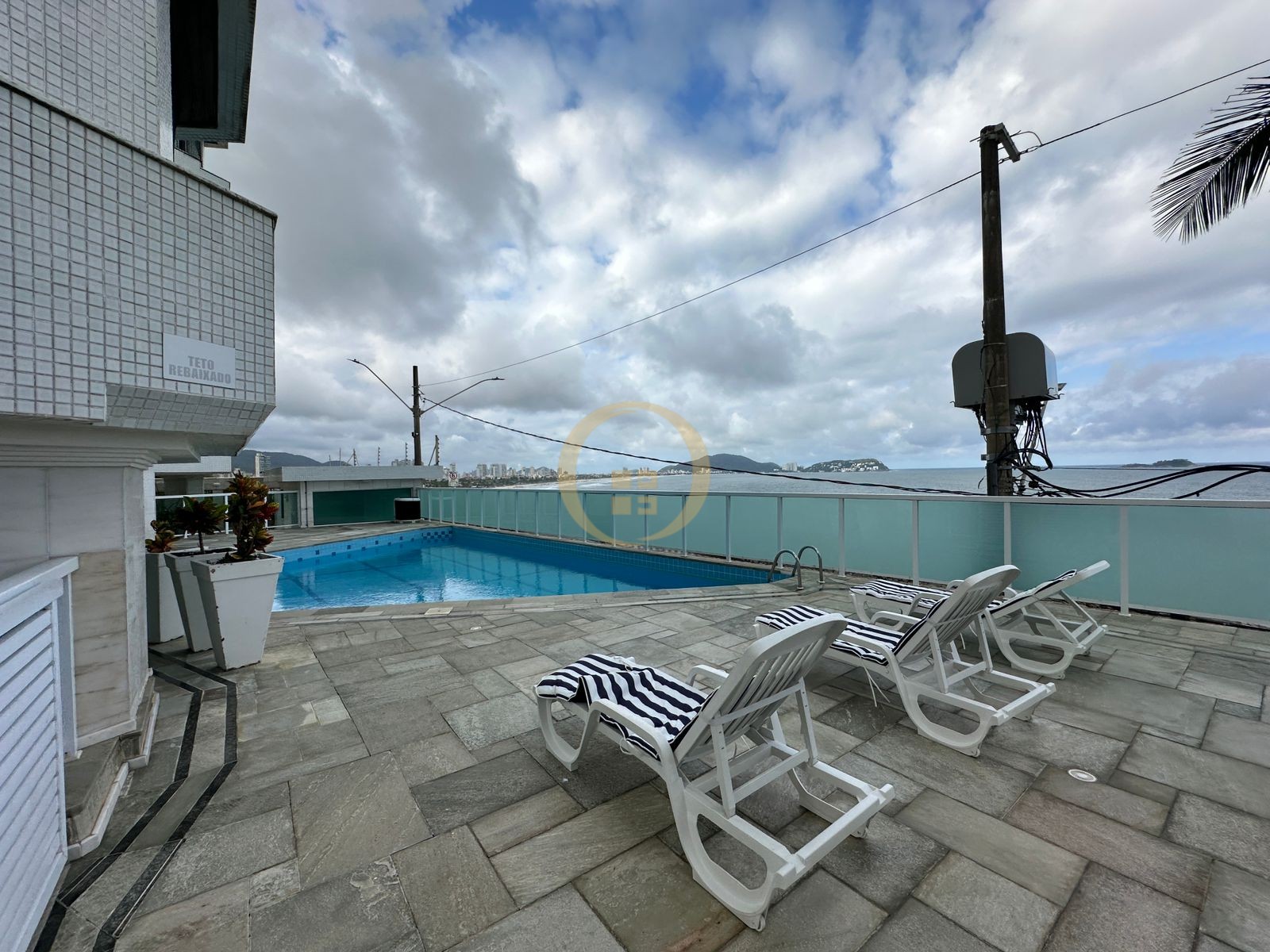 Apartamento Frente ao Mar nas Pitangueiras, Guarujá - SP