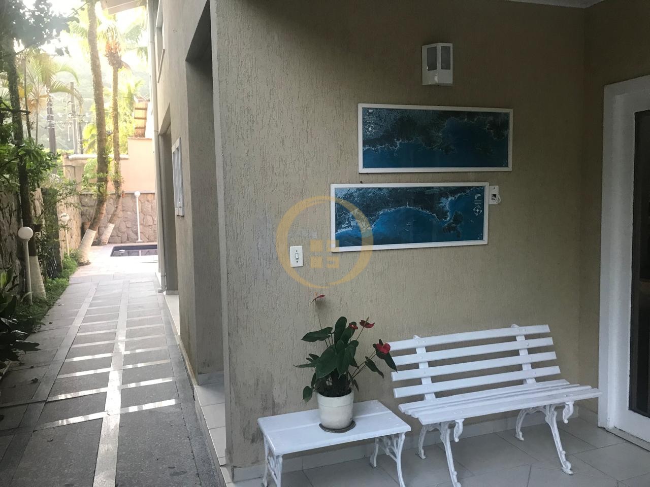Casa Duplex à Venda no Guaiuba - Guarujá