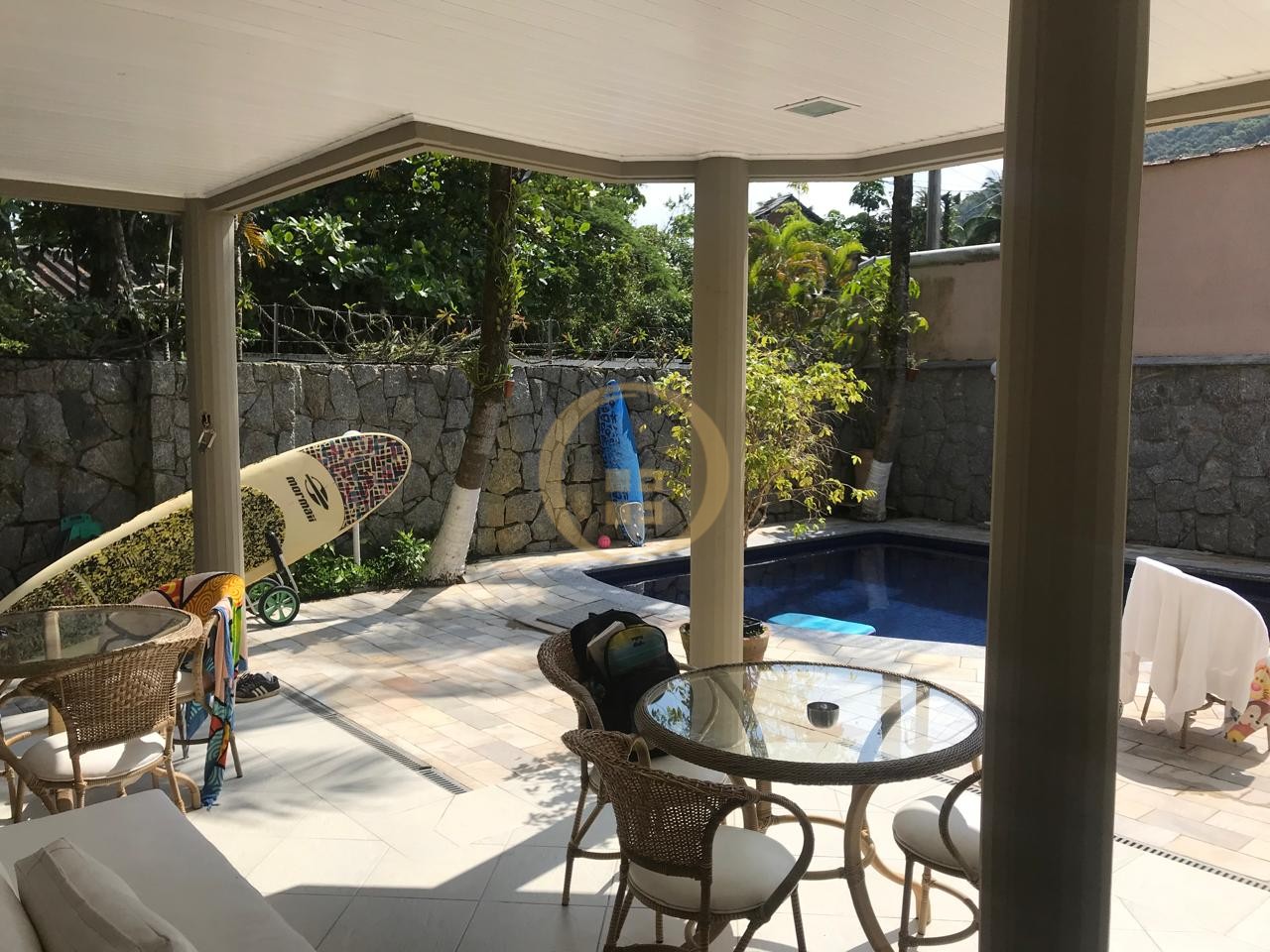 Casa Duplex à Venda no Guaiuba - Guarujá