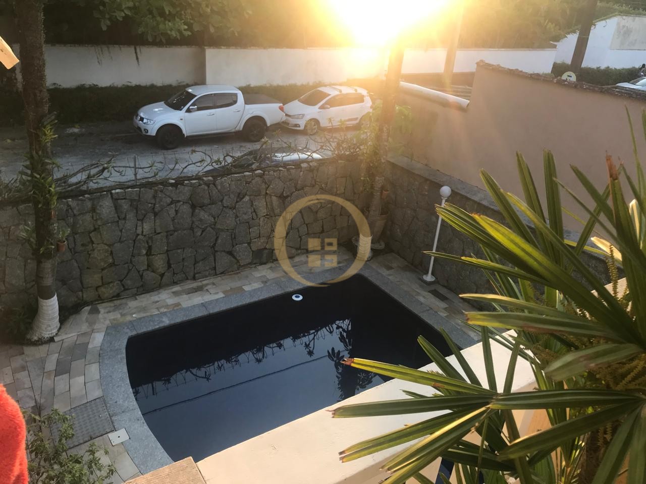 Casa Duplex à Venda no Guaiuba - Guarujá