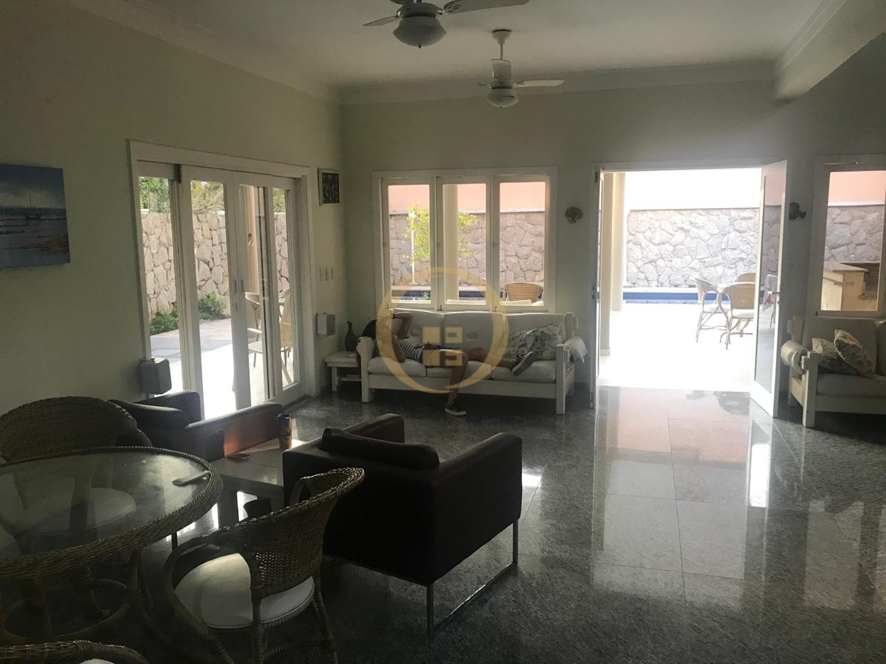 Casa Duplex à Venda no Guaiuba - Guarujá