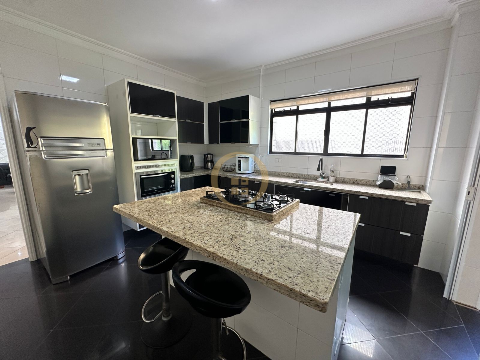 Apartamento na Praia das Pitangueiras, Guarujá - SP