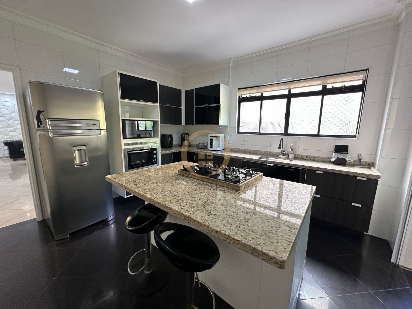 Apartamento na Praia das Pitangueiras, Guarujá - SP
