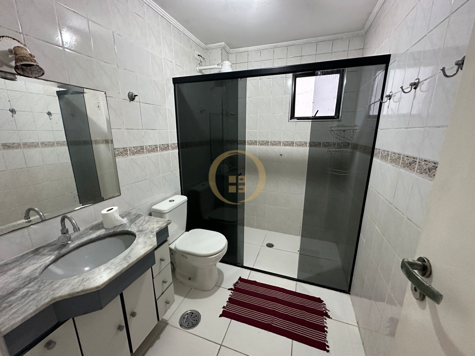 Apartamento na Praia das Pitangueiras, Guarujá - SP