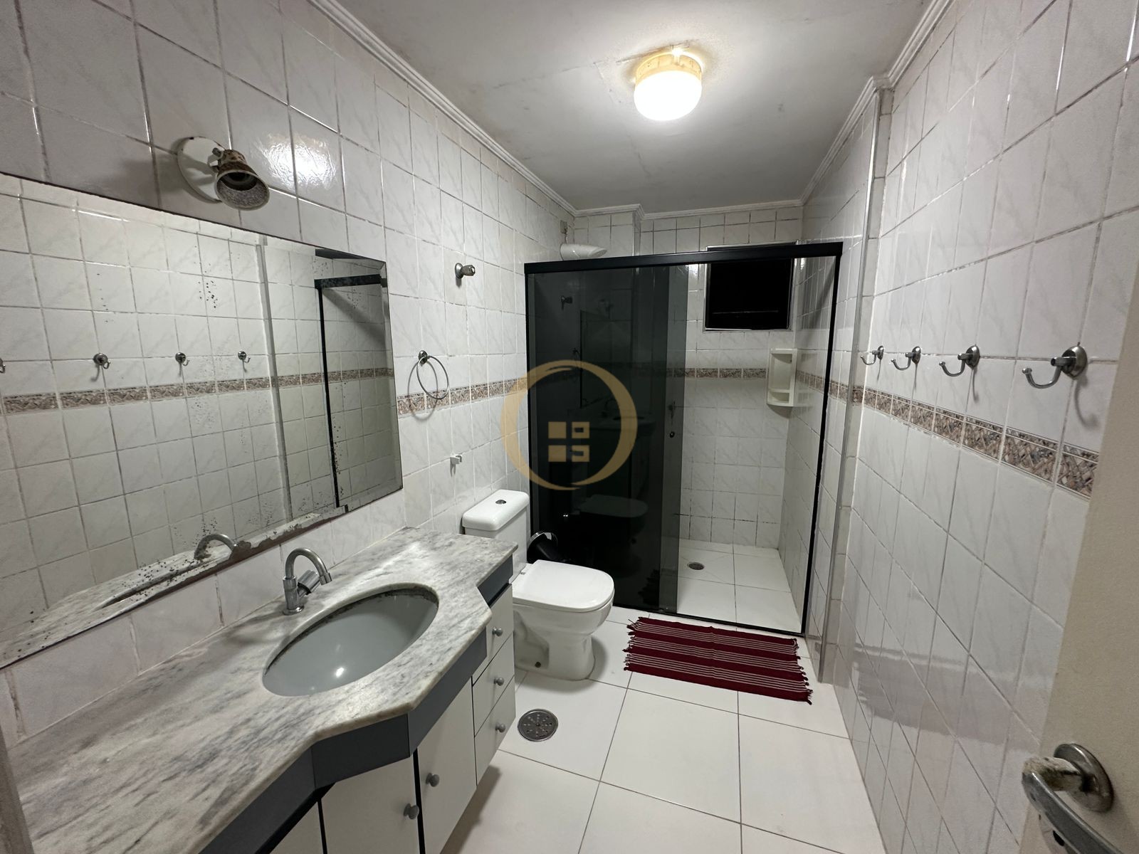 Apartamento na Praia das Pitangueiras, Guarujá - SP