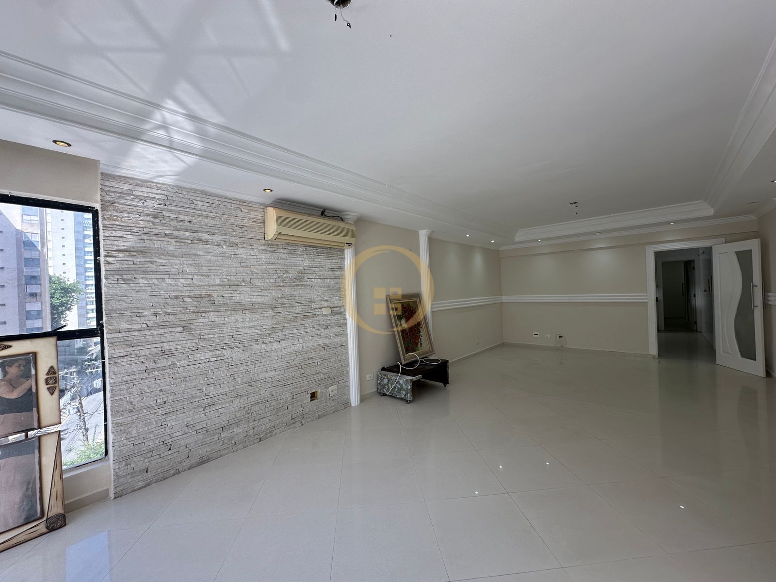 Apartamento na Praia das Pitangueiras, Guarujá - SP