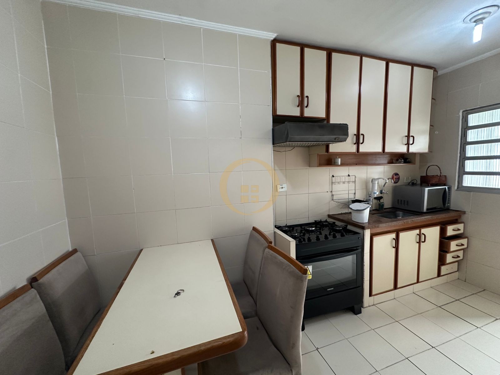 Apartamento na Praia das Astúrias, Guarujá - SP