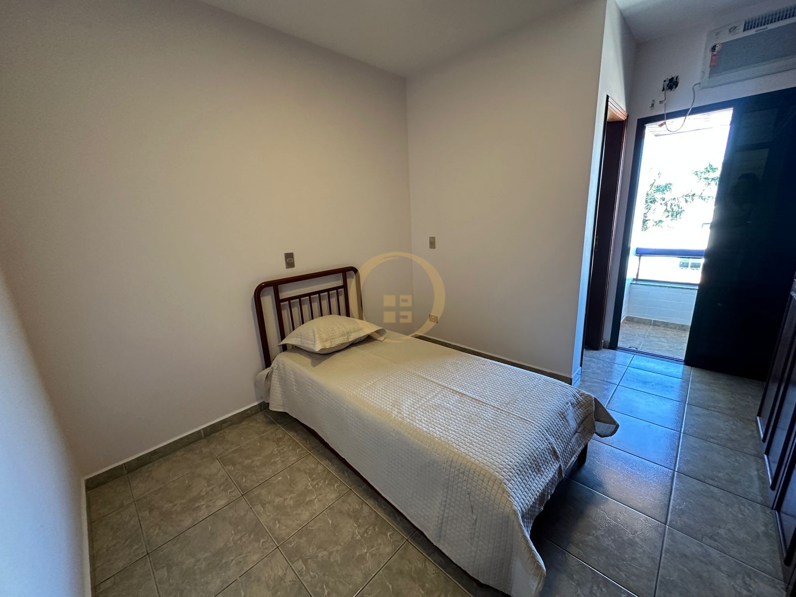 Apartamento na Praia da Enseada, Guarujá - SP
