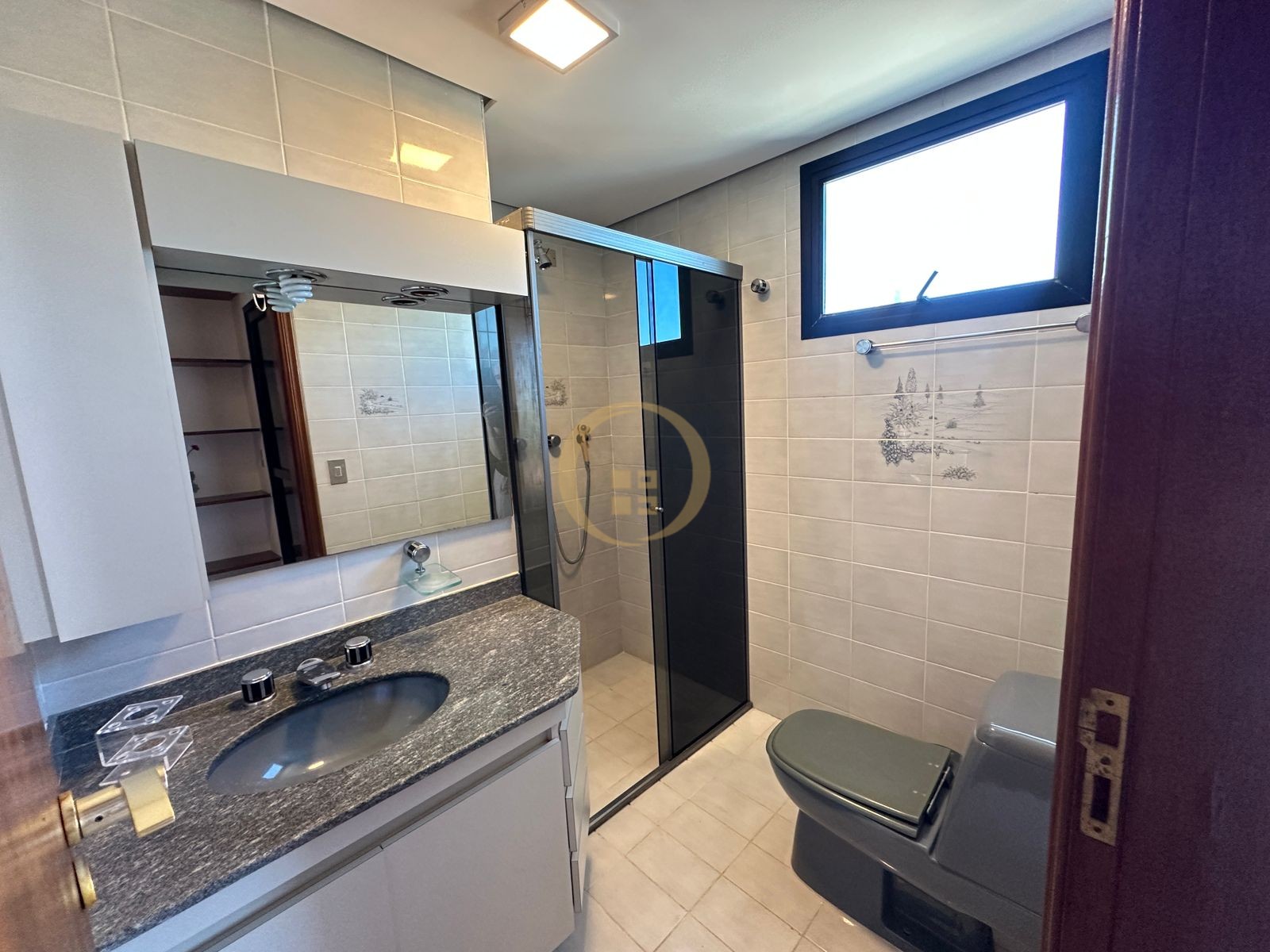 Apartamento na Praia da Enseada, Guarujá - SP