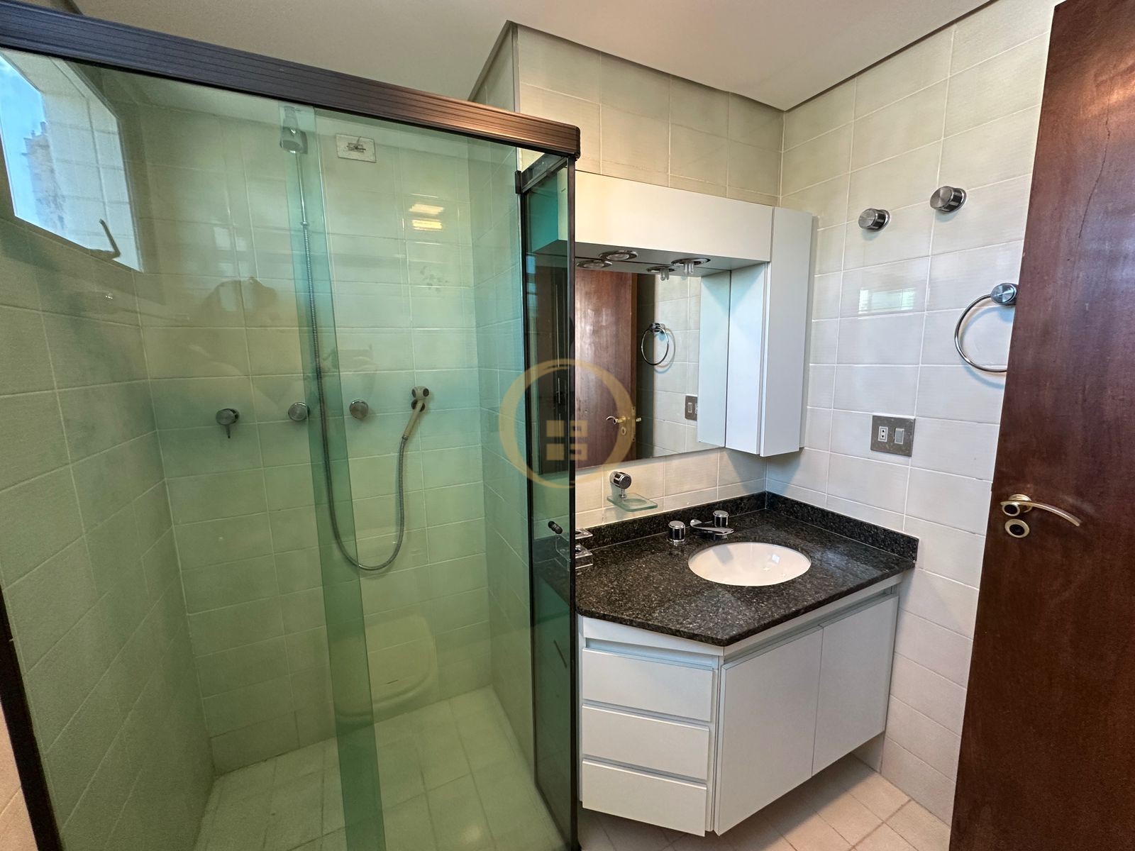 Apartamento na Praia da Enseada, Guarujá - SP