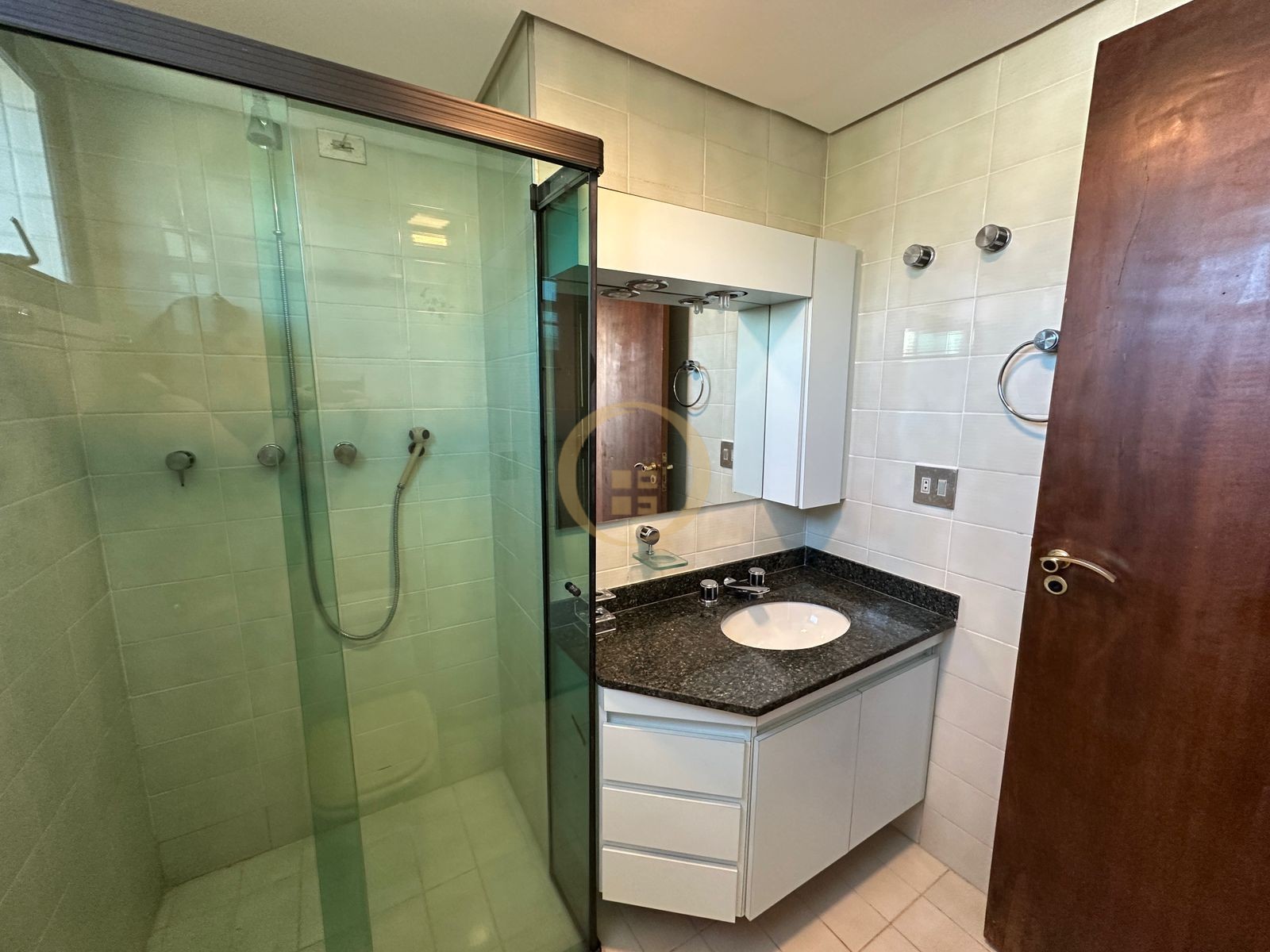 Apartamento na Praia da Enseada, Guarujá - SP