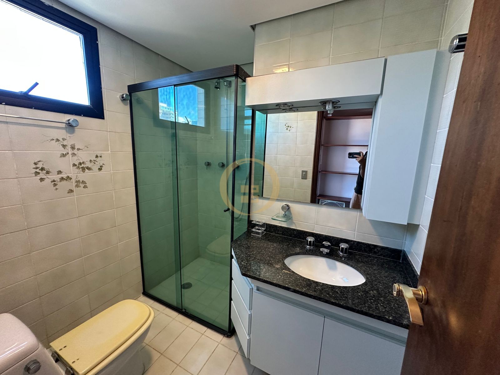 Apartamento na Praia da Enseada, Guarujá - SP