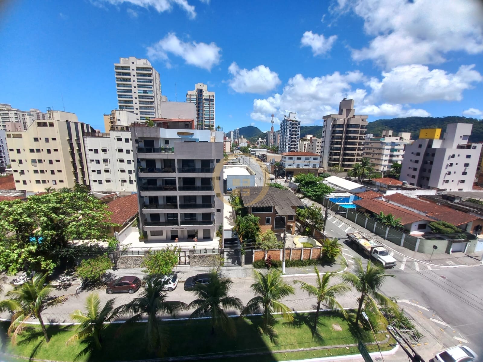 Apartamento na Praia da Enseada, Guarujá - SP