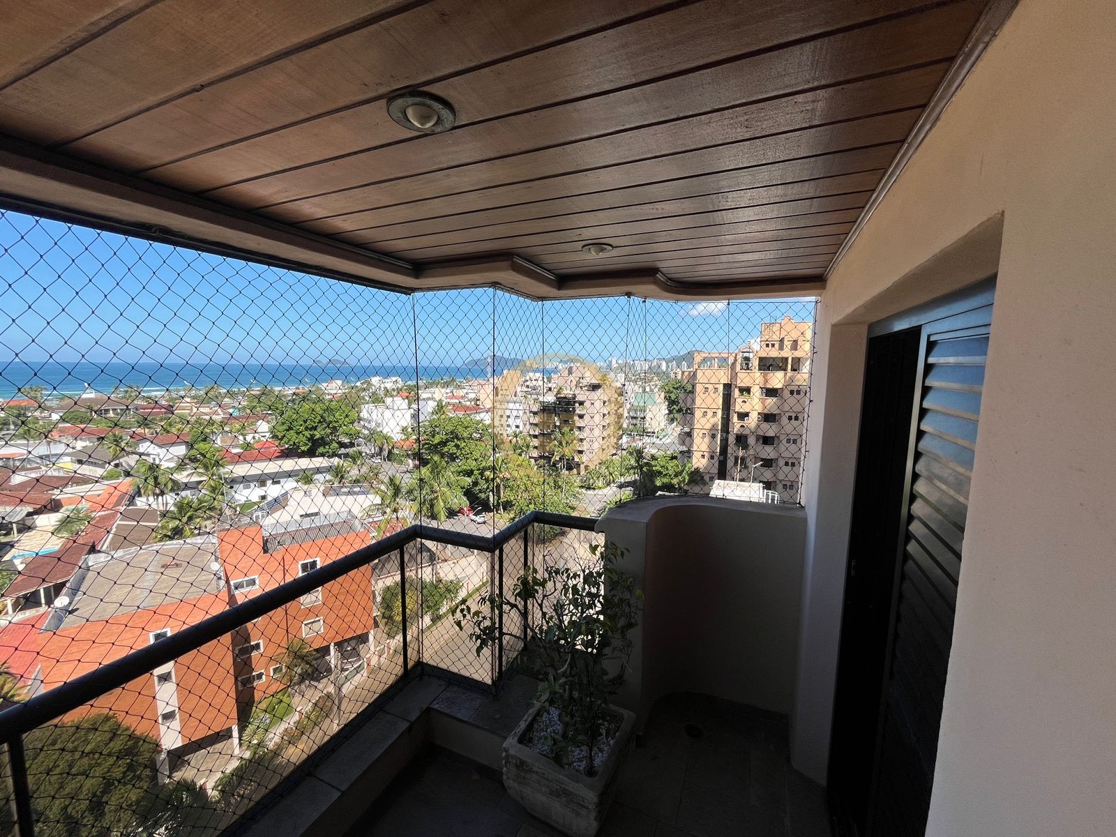 Apartamento na Praia da Enseada, Guarujá - SP