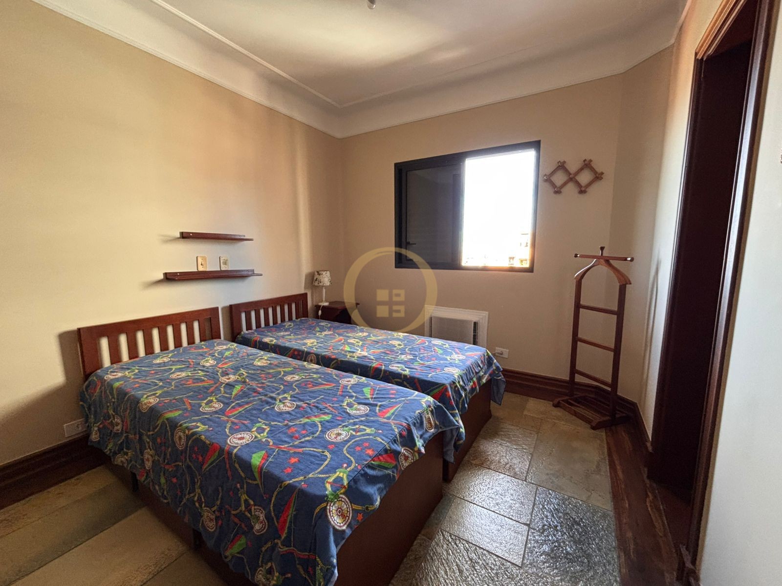 Apartamento na Praia da Enseada, Guarujá - SP
