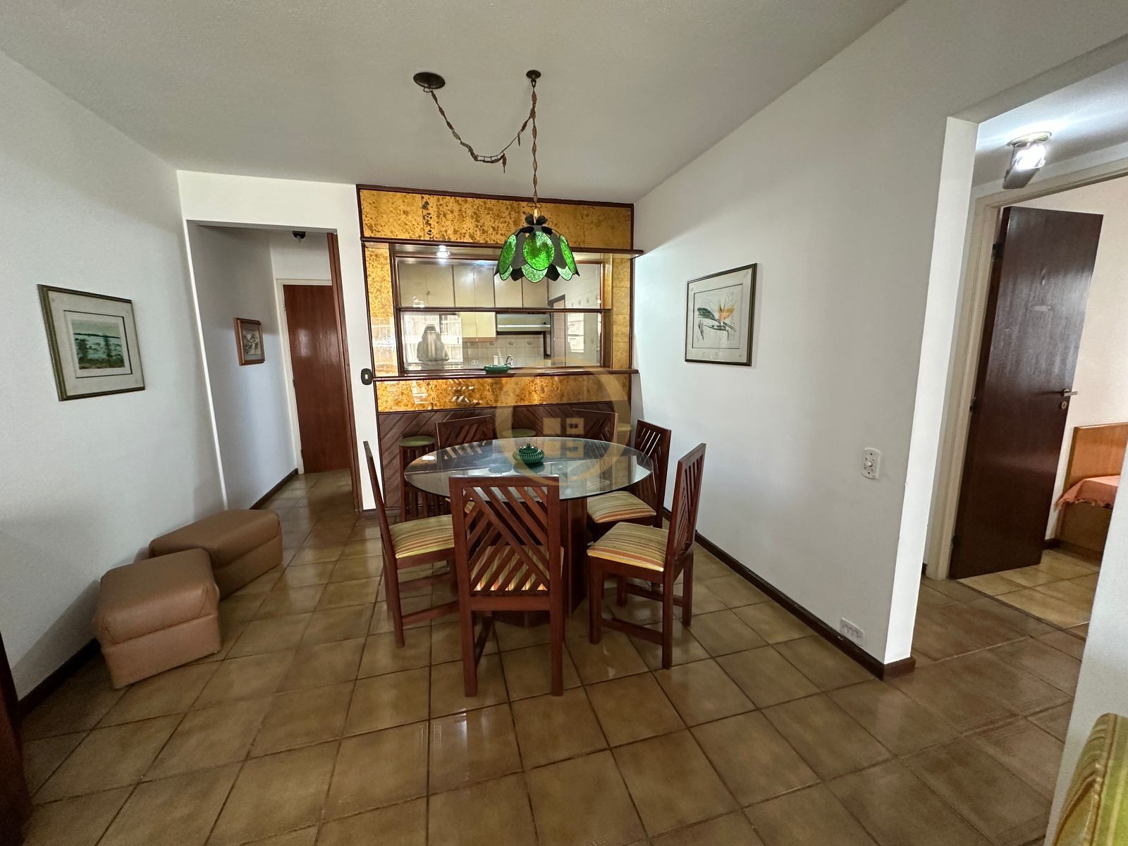 Apartamento na Praia das Pitangueiras, Guarujá - SP