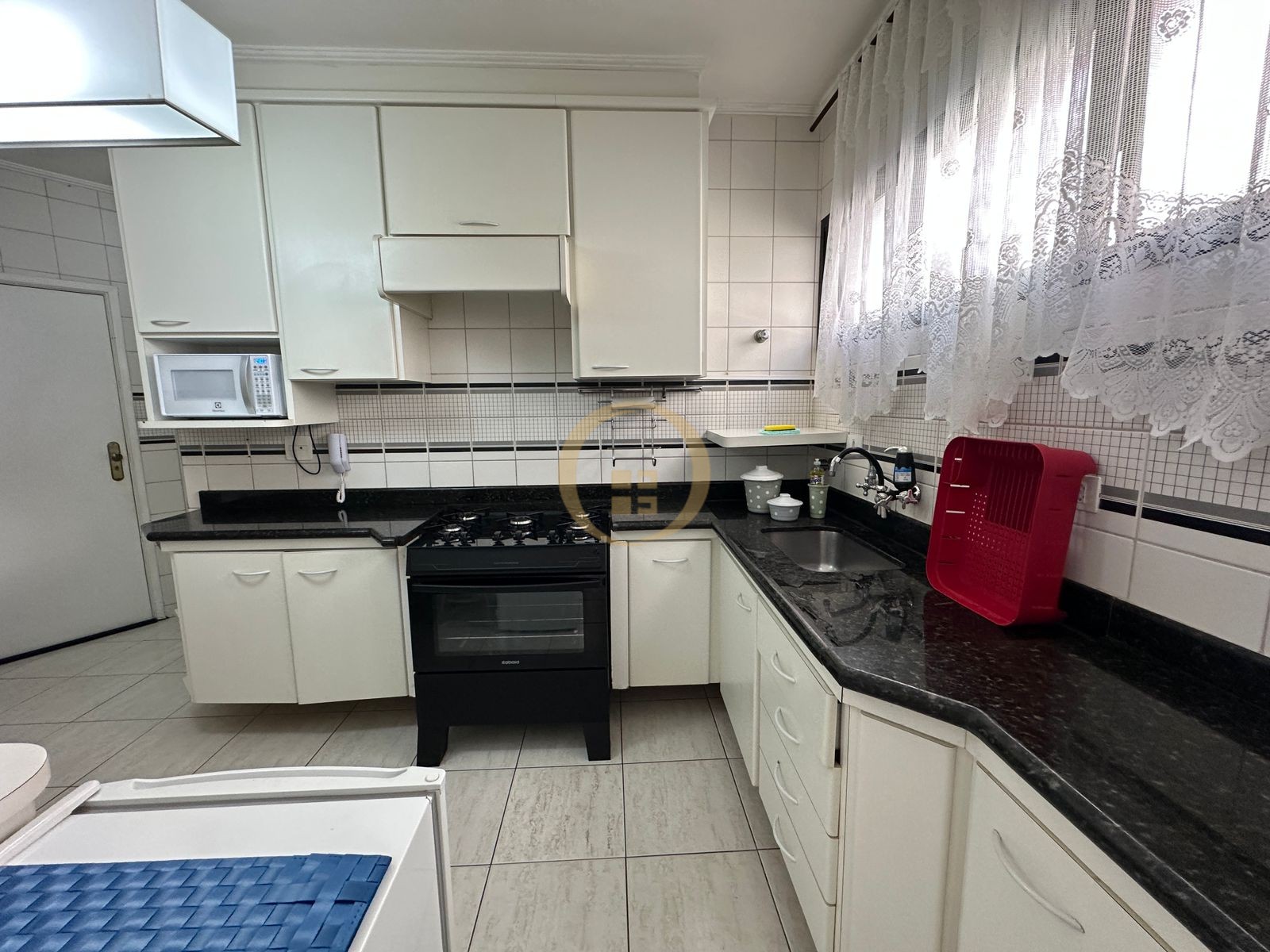 Apartamento na Praia da Enseada, Guarujá - SP