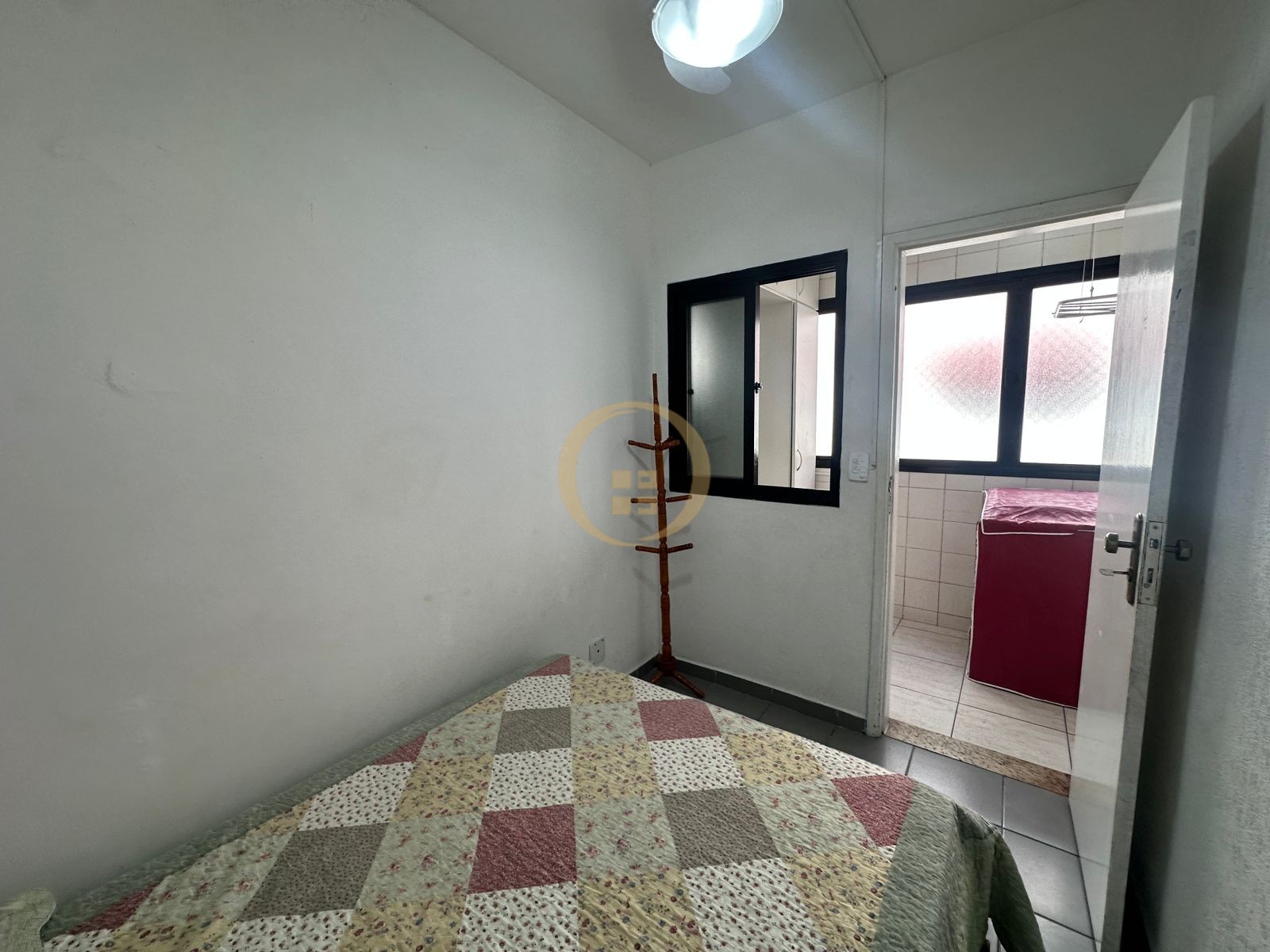 Apartamento na Praia da Enseada, Guarujá - SP