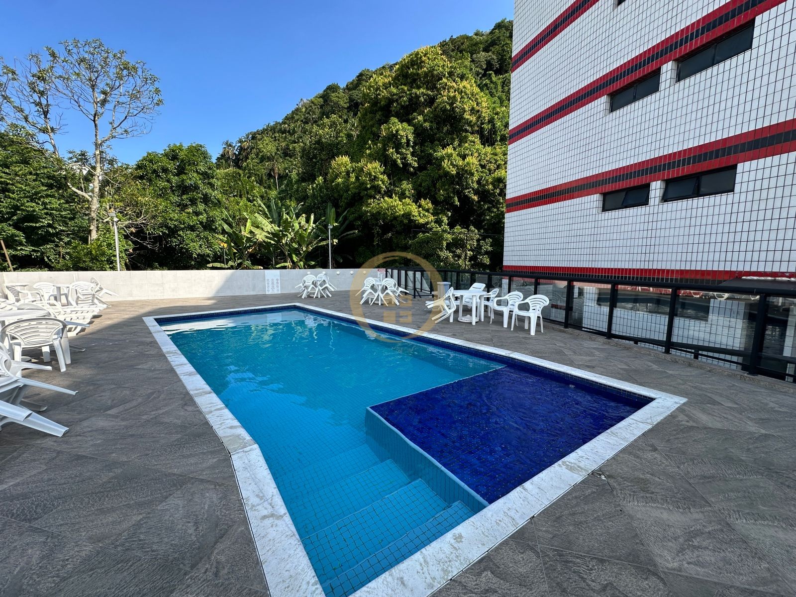 Apartamento na Praia da Enseada, Guarujá - SP
