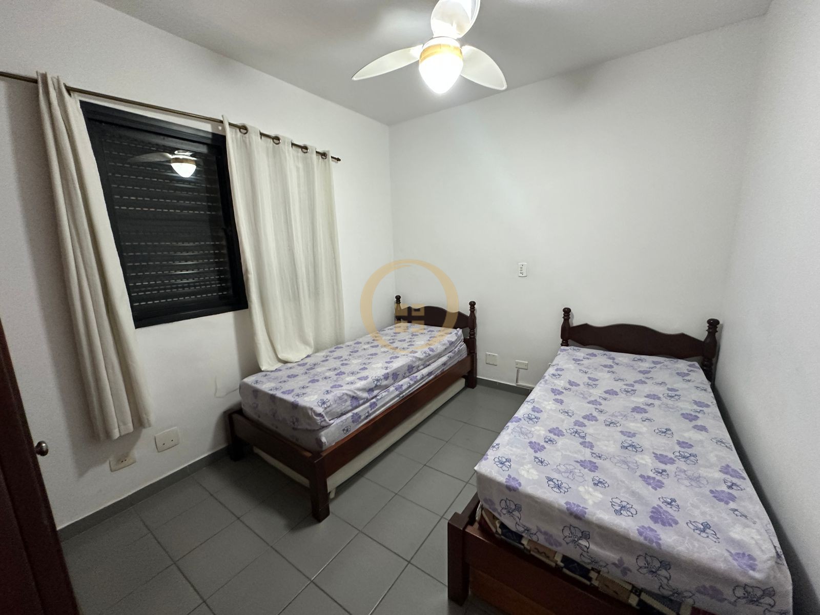 Apartamento na Praia da Enseada, Guarujá - SP