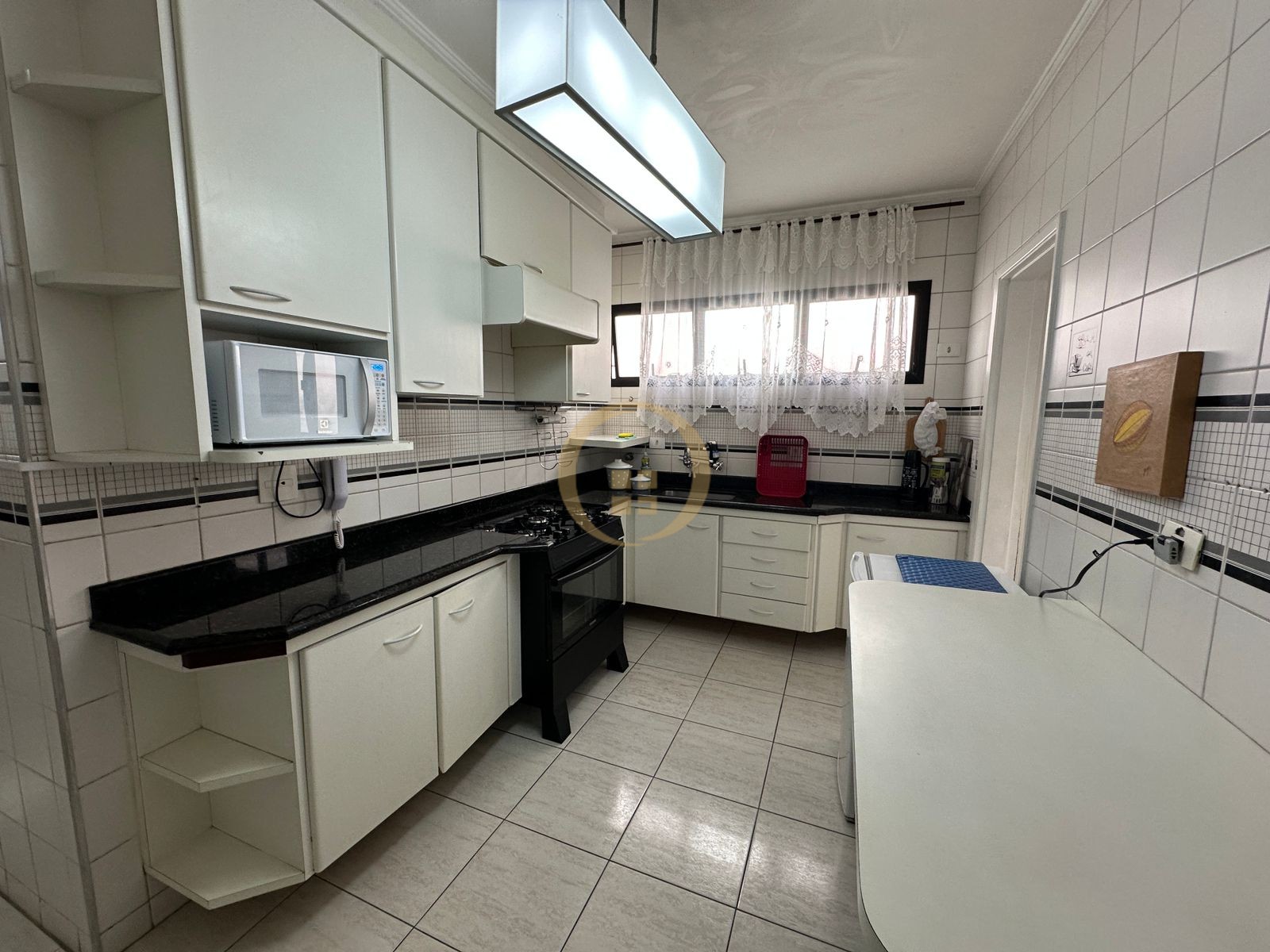 Apartamento na Praia da Enseada, Guarujá - SP