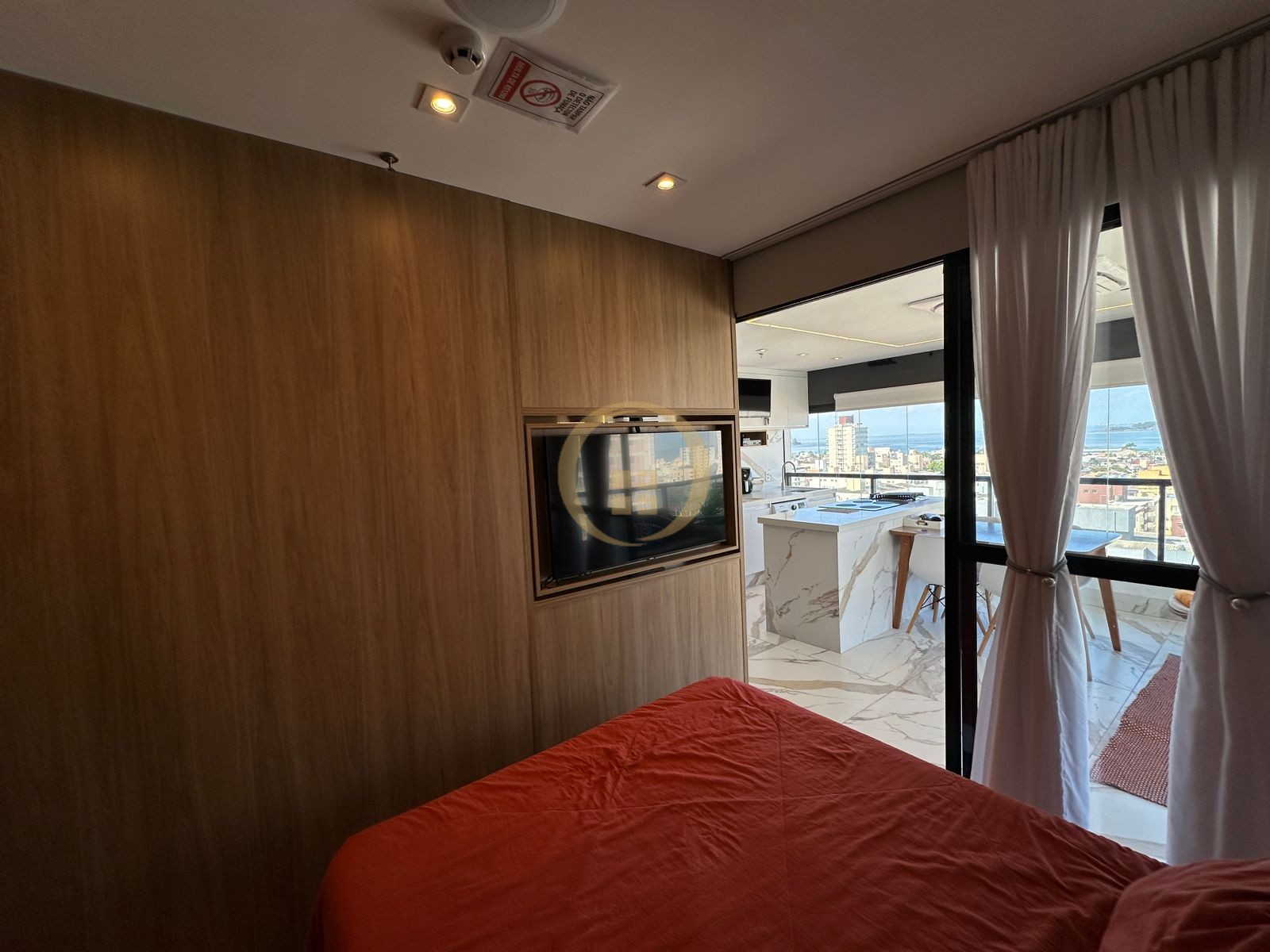 Apartamento na Praia da Enseada, Guarujá - SP
