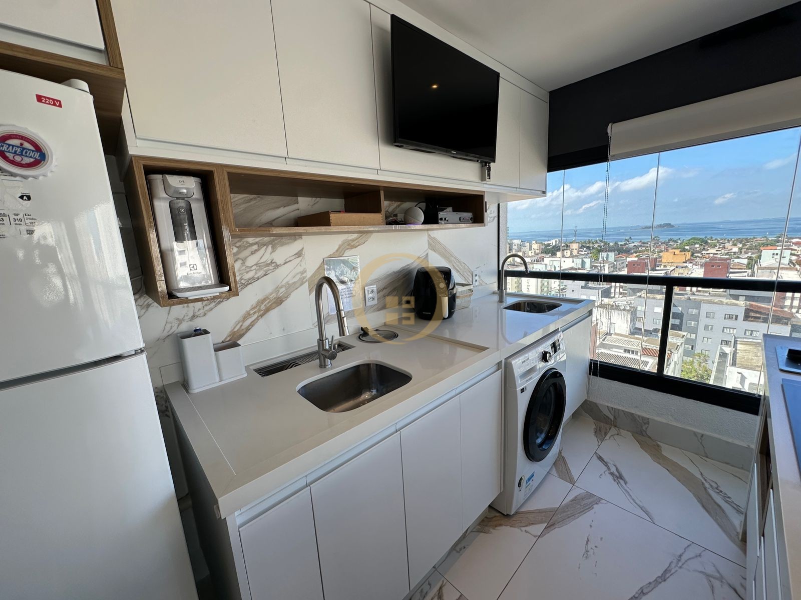 Apartamento na Praia da Enseada, Guarujá - SP