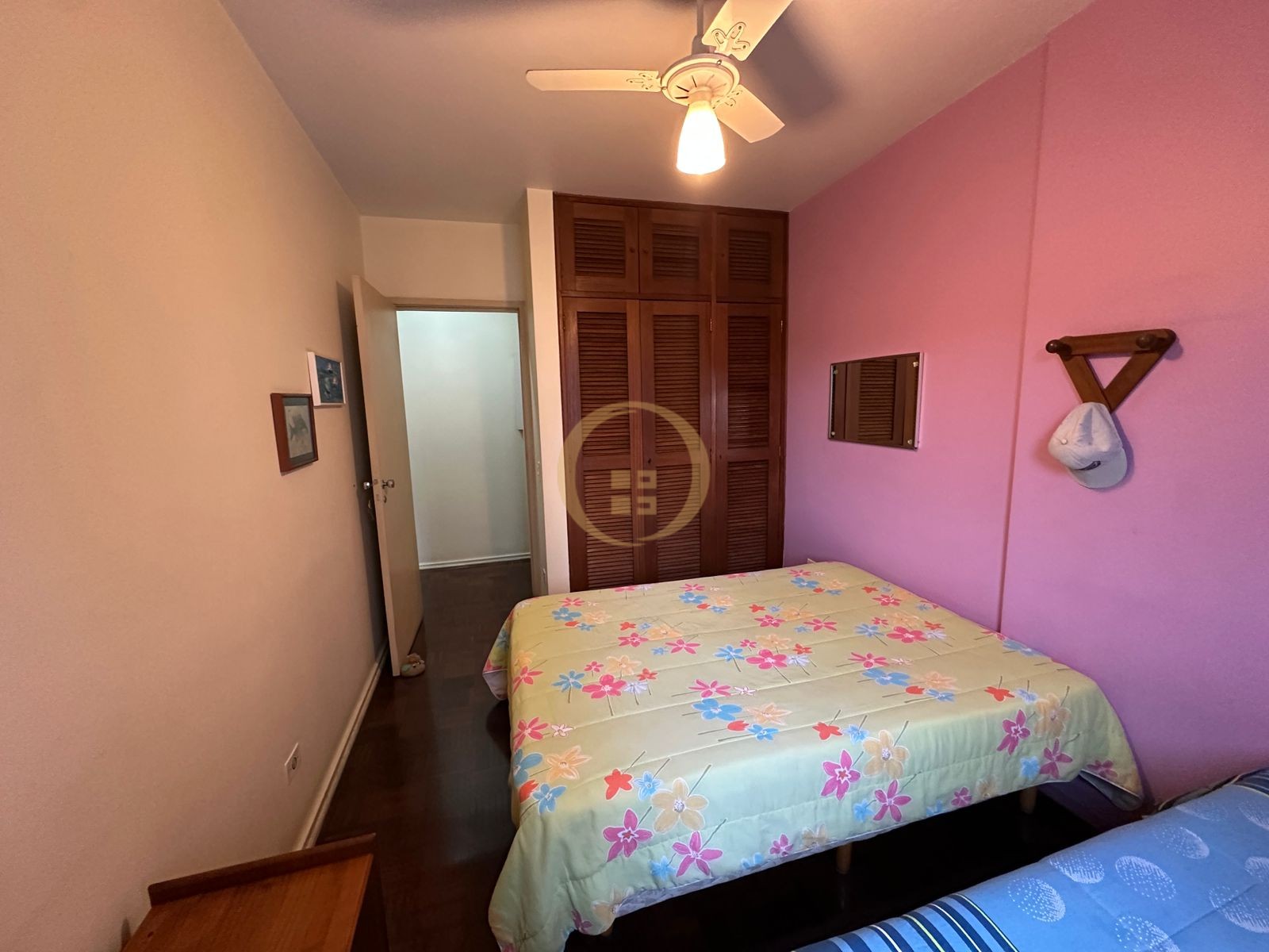 Apartamento na Praia das Pitangueiras, Guarujá - SP