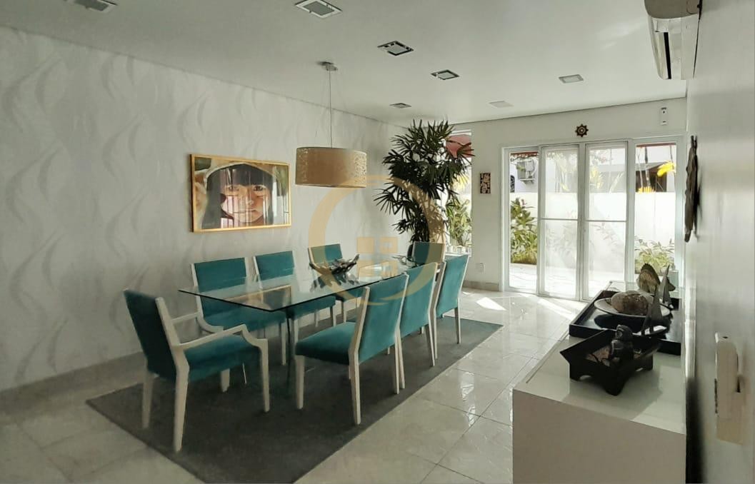 Casa em Condomínio na Praia da Enseada, Guarujá - SP