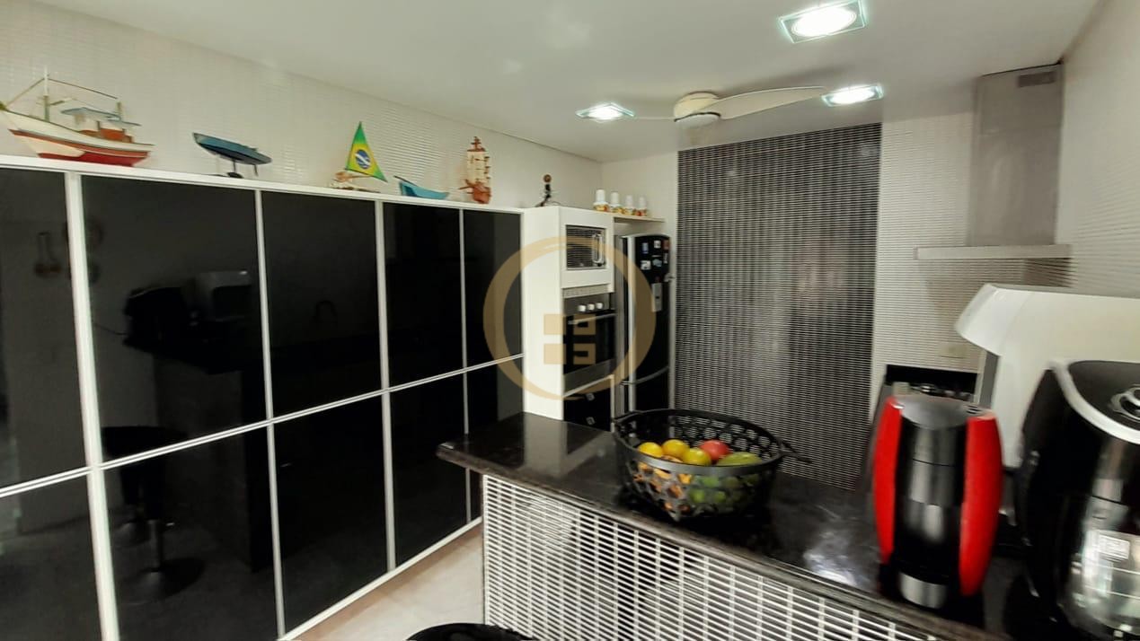Casa em Condomínio na Praia da Enseada, Guarujá - SP