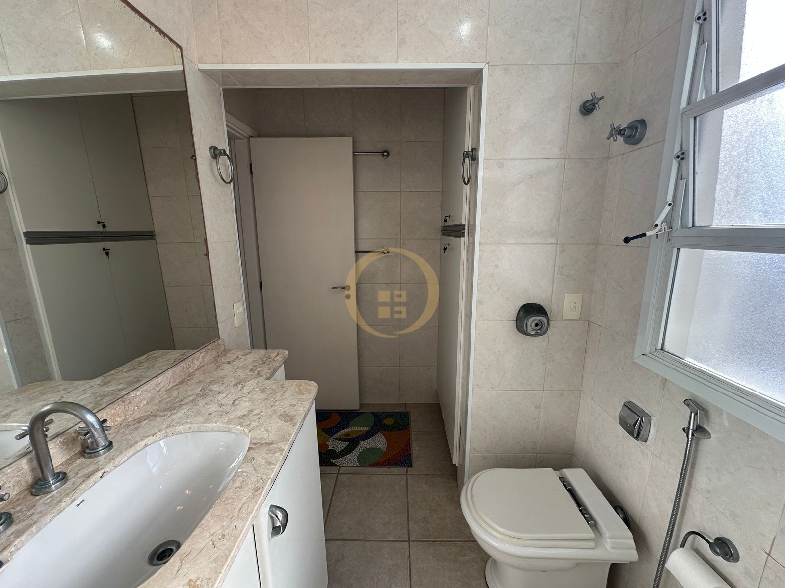 Apartamento Frente ao Mar nas Pitangueiras, Guarujá - SP