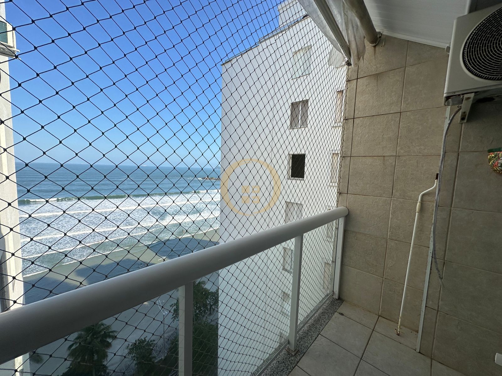 Apartamento Frente ao Mar nas Pitangueiras, Guarujá - SP