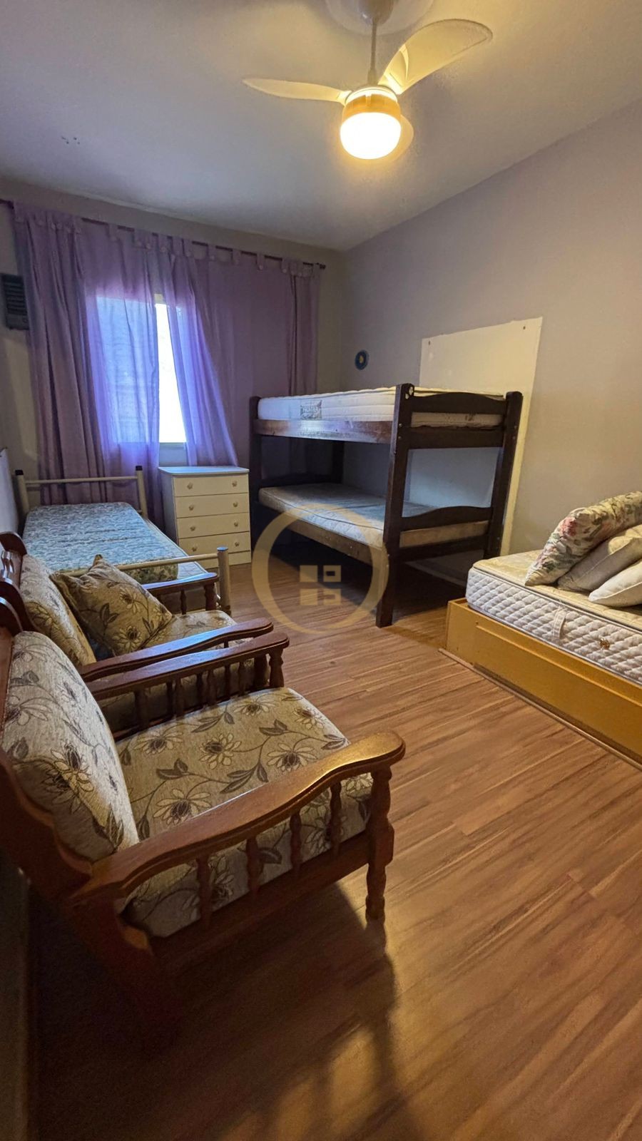 Apartamento na Praia da Enseada, Guarujá - SP