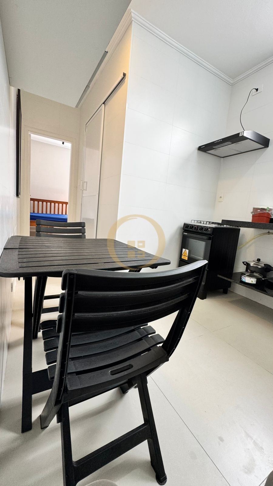 Apartamento na Praia das Pitangueiras, Guarujá - SP