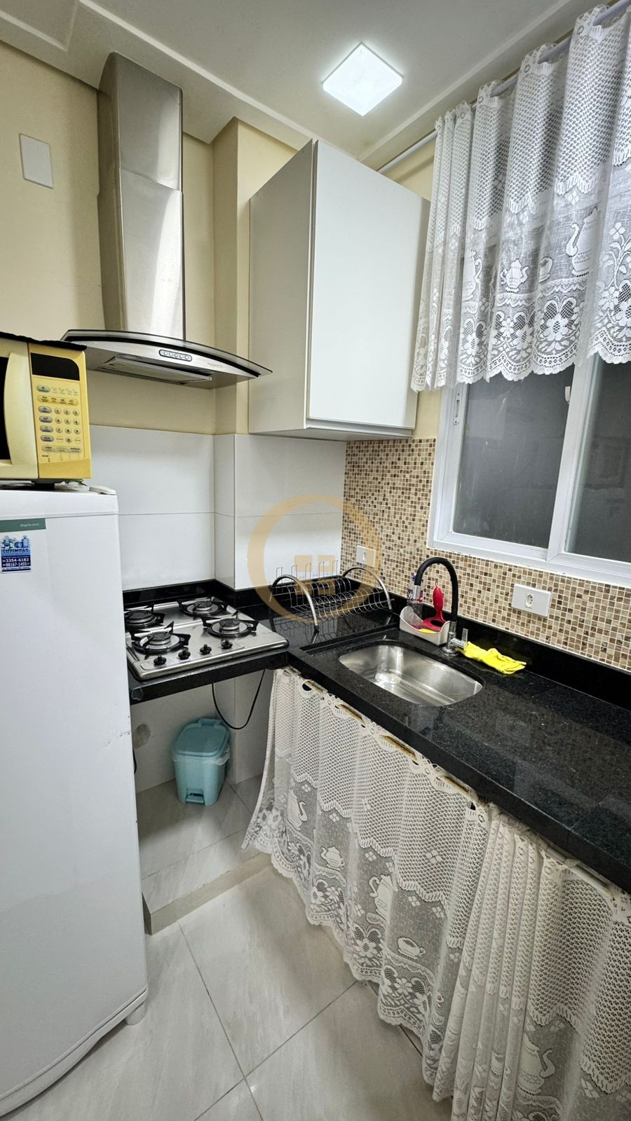 Apartamento na Praia das Pitangueiras, Guarujá - SP