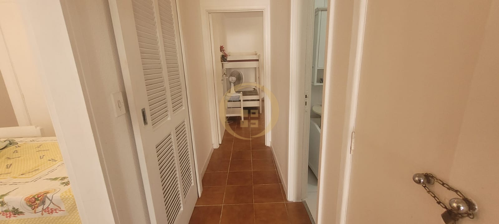 Apartamento na Praia das Pitangueiras, Guarujá - SP