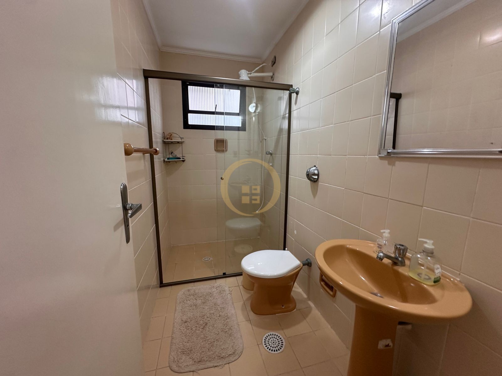 Apartamento na Praia do Tombo, Guarujá - SP